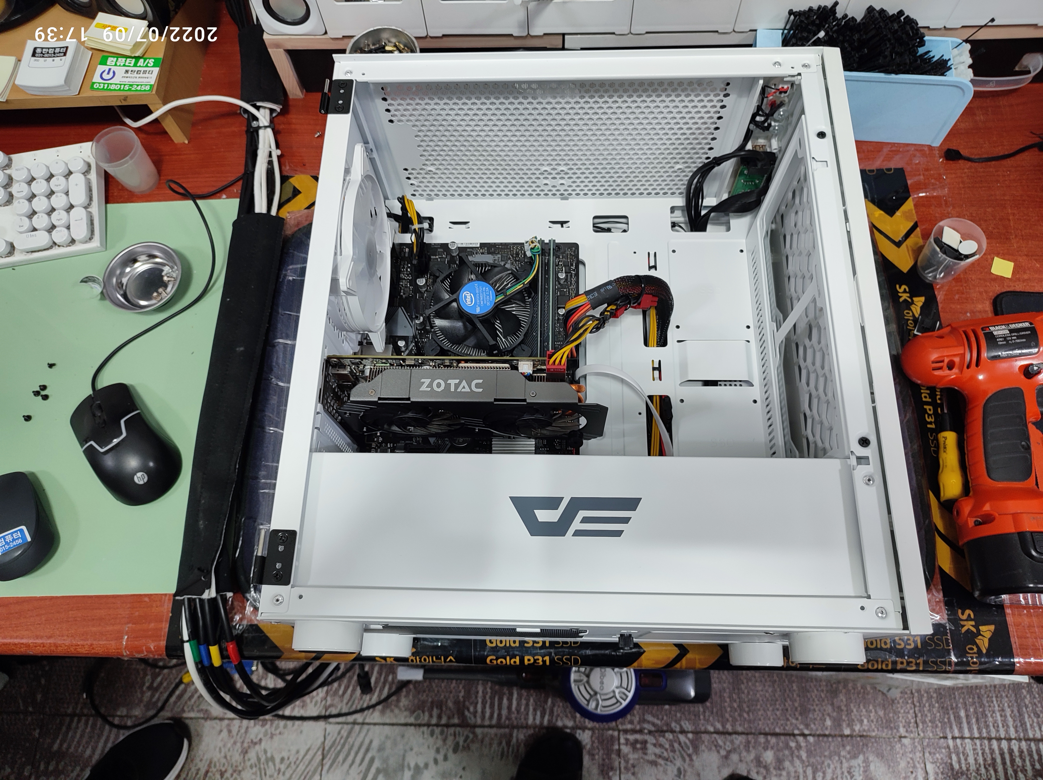 그래픽카드 안착