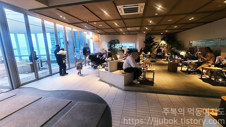 인천-영종도-구읍뱃터-바다앞테라스-내부-3