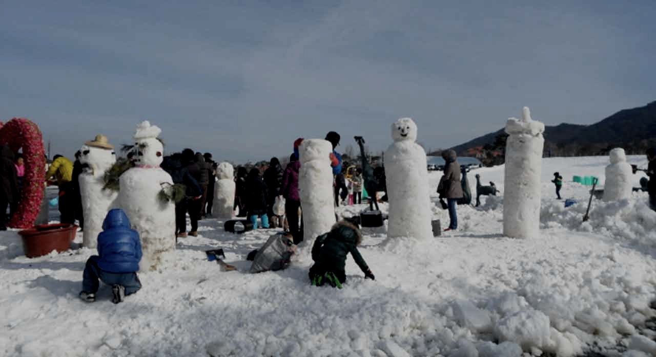 눈사람을 만드는 아이들의 모습이다. [ⓒ한국관광공사]