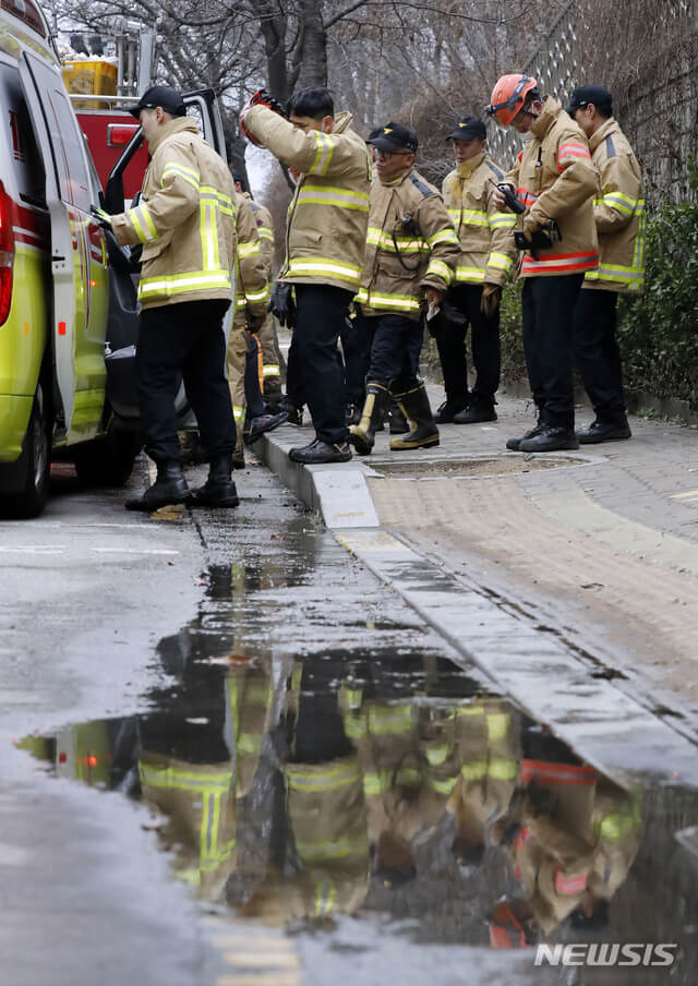 서울 노원구 수락산 화재 발생…2시간 만에 진화, 인명 피해는 없어