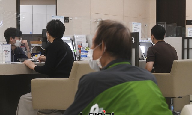 한은 금리 인상 - 한국은행 금리 인상 관련 경제 뉴스 이미지