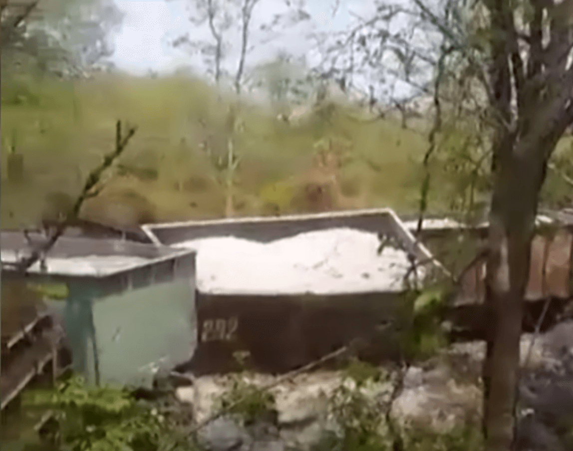 석회석을 실은 열차