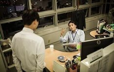 상사와-싸우는-꿈-상사로부터-뒷짐지고-호통을-듣는-직원