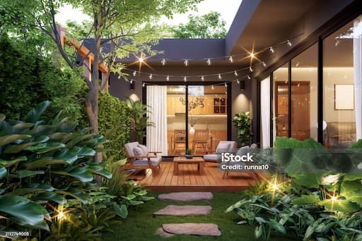 봄철 야외 가드닝 &ndash; 마당과 발코니를 활용한 정원 꾸미기