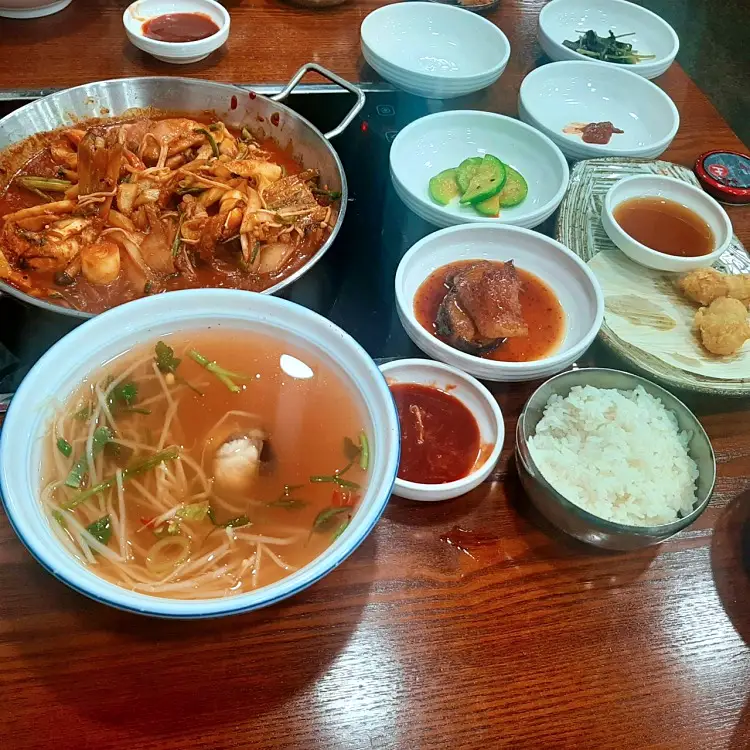 투데이 맛있는 메뉴 복수육 복불고기 복튀김 껍질무침 복국 복어 특선정식 맛있는 식당 추천 부산 사상구 맛집