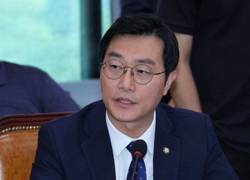 장경태 국회의원 나이 학력 고향 관련 질문 관련 사진