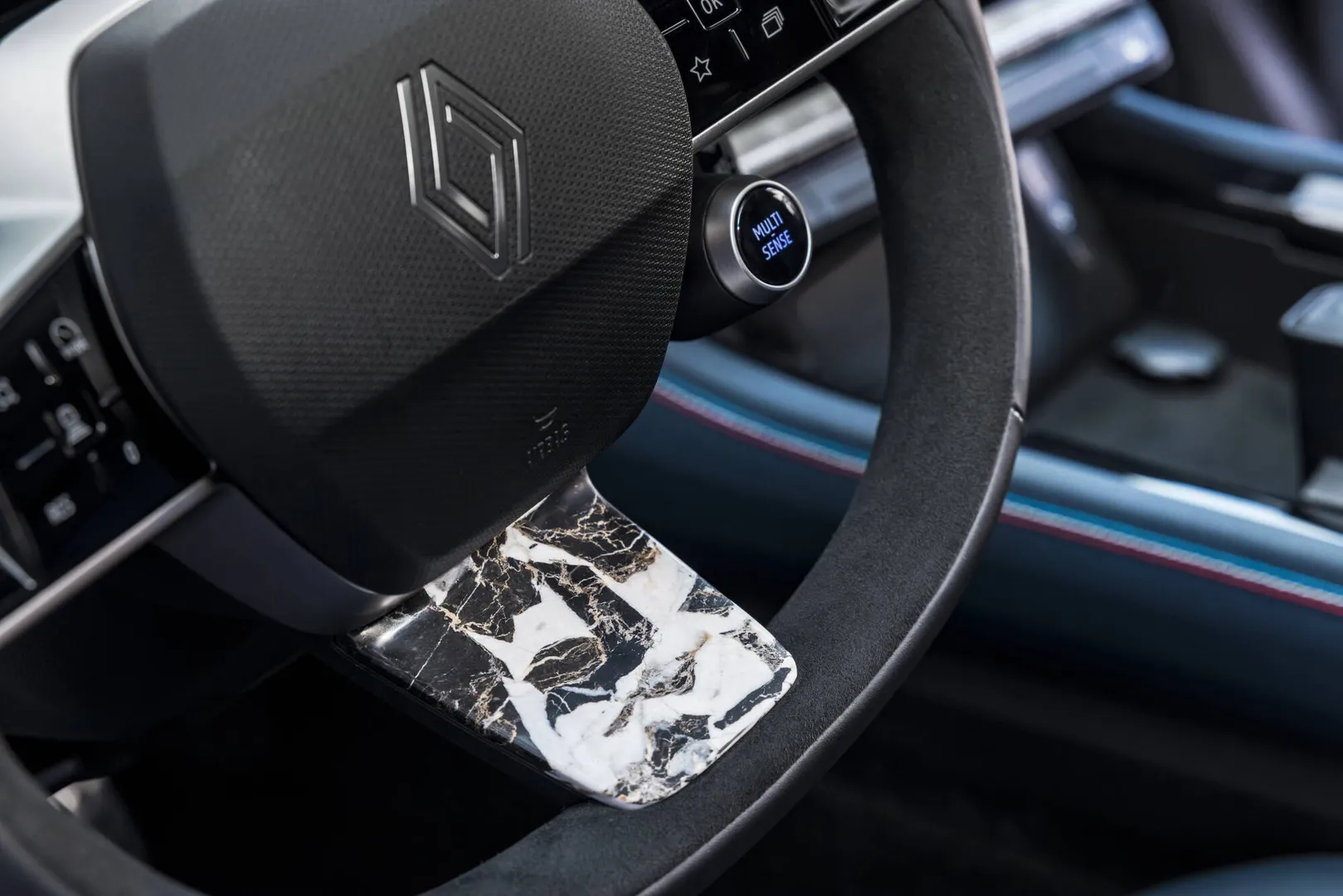 르노 라팔 프레지덴셜 차량 이미지