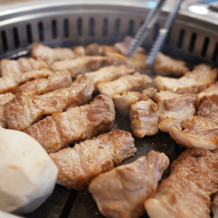 노릇노릇-익어가는-삼겹살