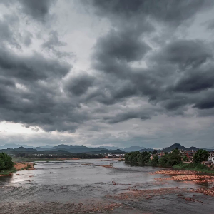 하늘은-덮은-먹구름