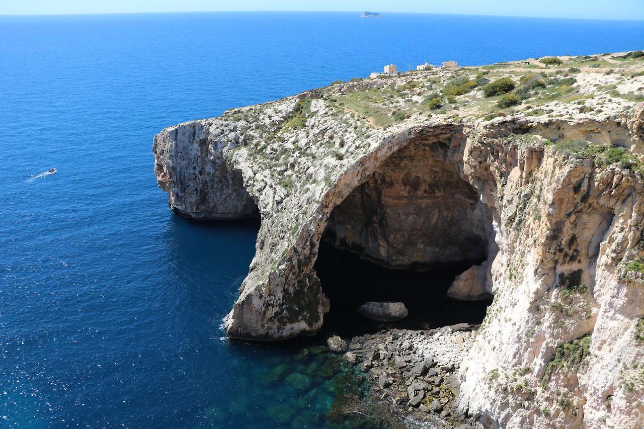 블루 그로토 &amp; 코브 보트 투어 신청하기