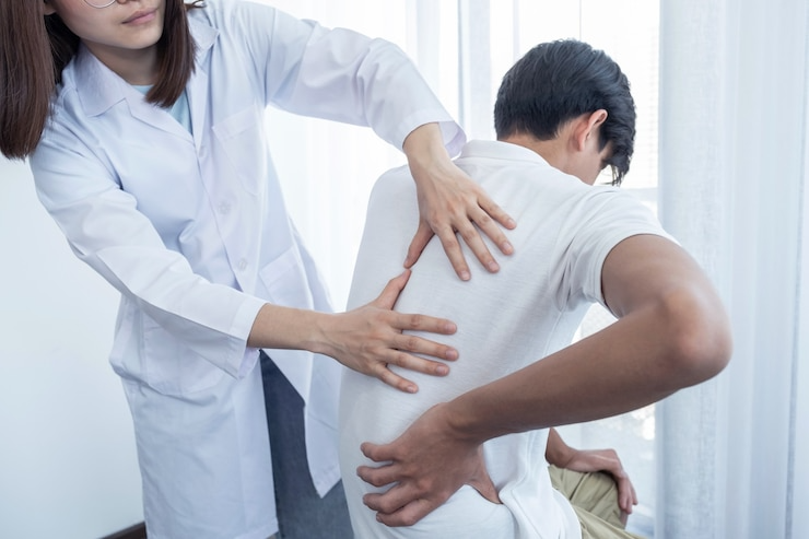 허리 통증 원인 완화운동 다리 저림 발 저림 치료