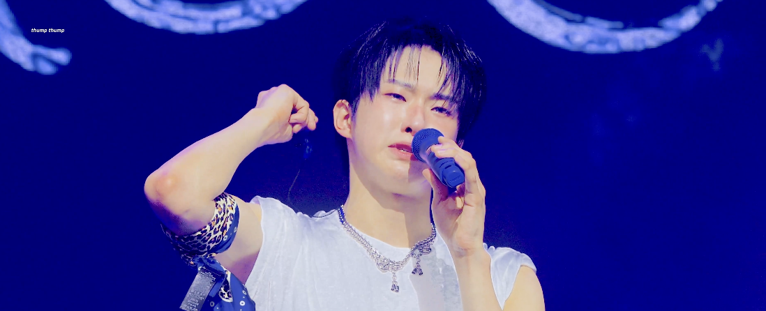 첫 콘서트 때 펑펑 울어버린 아이돌 | 인스티즈