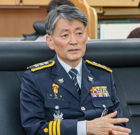 조지호 청장 프로필 나이 고향 학력 경력 재산 평가