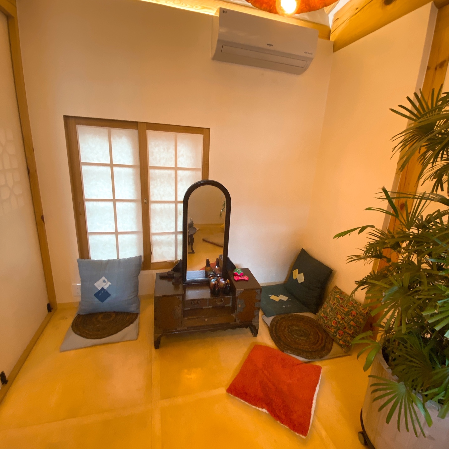 수원 화성 행궁 전통 한옥 카페 곶감말이 경안당