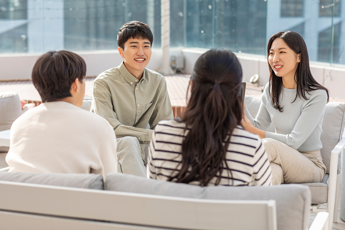 차상위계층 기준 남녀 4명이서 토론