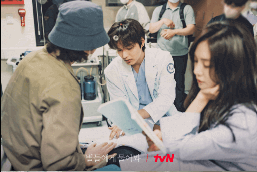 인간 관계와 감정이라는 보편적인 주제