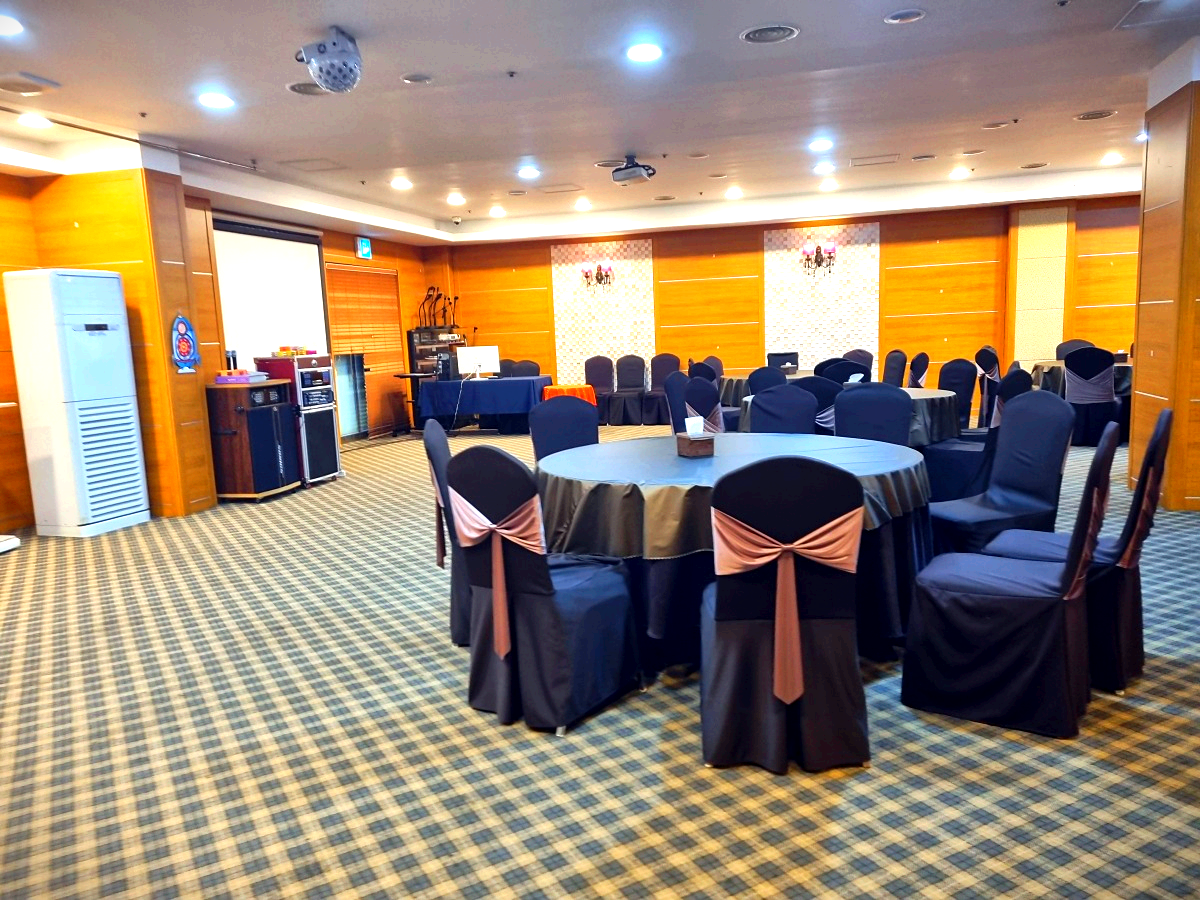 동해 천곡동 코스모스 호텔 후기 | 묵호·추암 이동 편한 5만원대 조식 포함 숙소