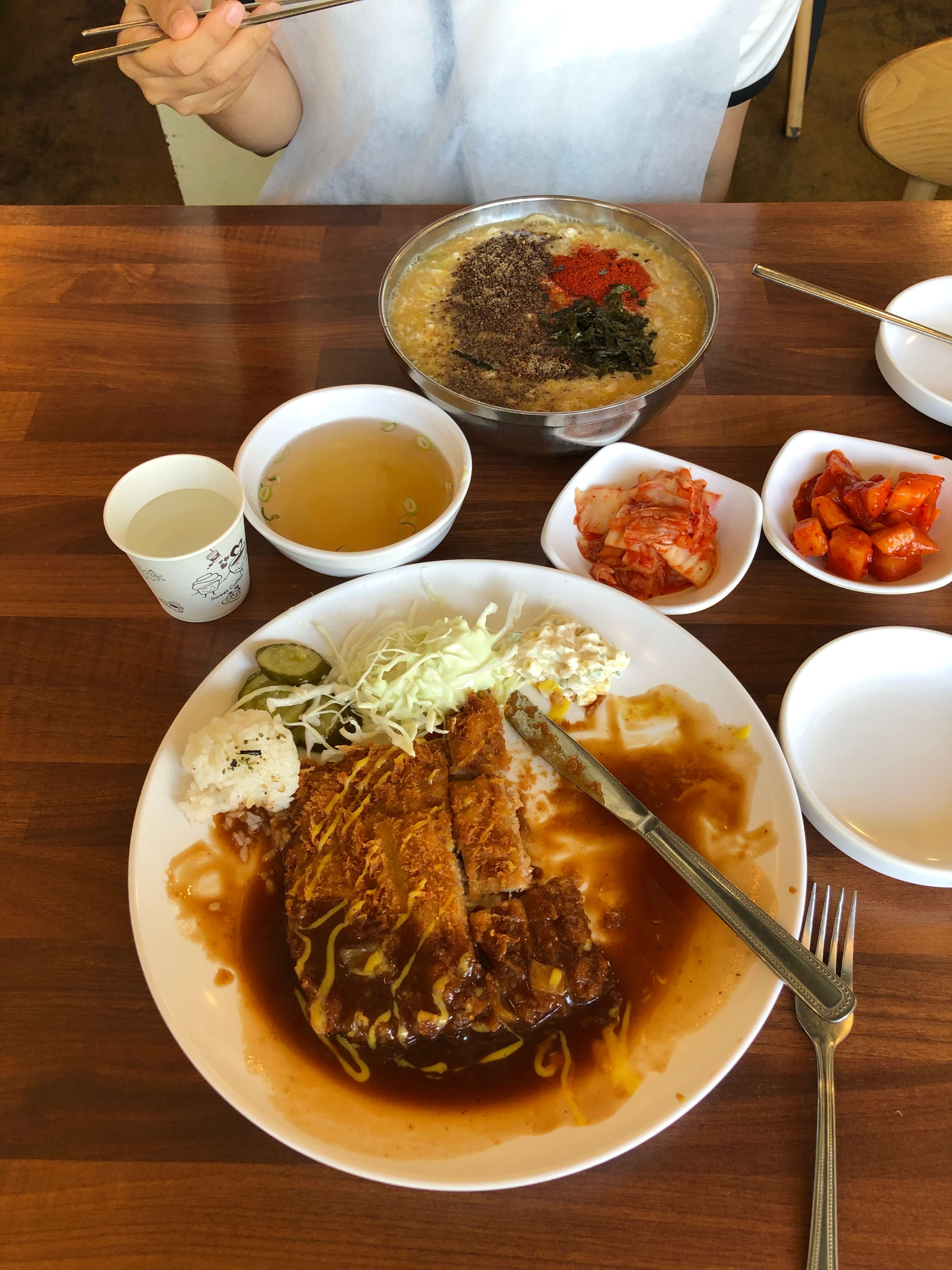 민수랜드-금암면옥객사점 돈까스와 칼국수