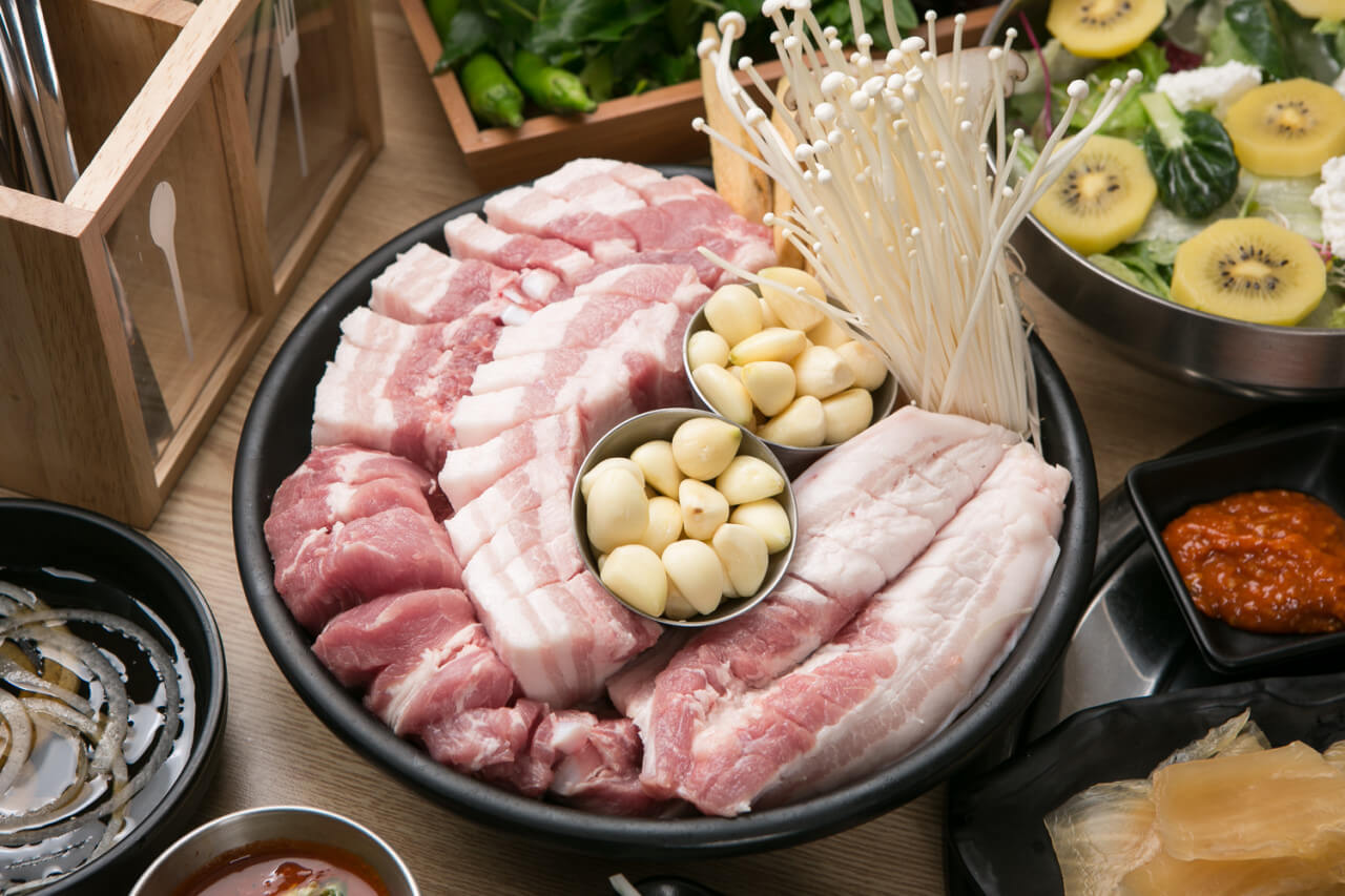 생방송 투데이 3790회 막 퍼주는 집 얼만데요 보쌈 정식 경기 부천 심곡동 육가공장 2호점