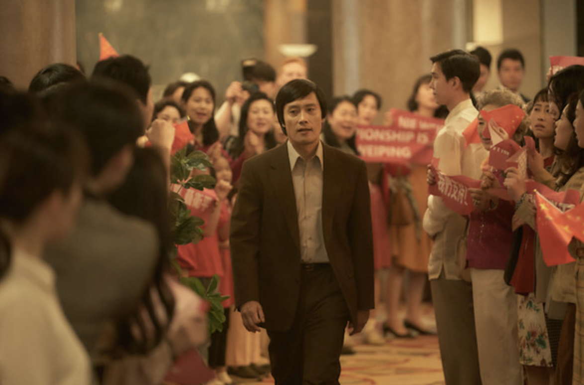 이병헌X유아인 <승부>, 지금 넷플릭스에서 꼭 봐야 할 이유 7가지!