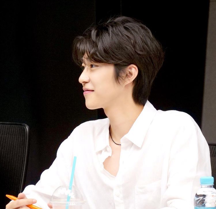 청춘-화보같은-모델-백성철