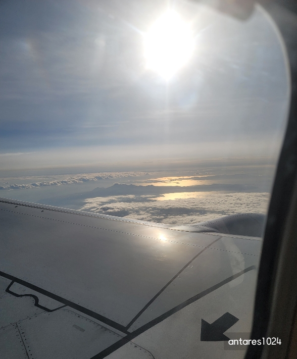 비행기에서-내려다본-하늘과-구름