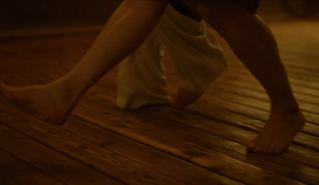 발이 미끌려 엎어지는 귀주와 다해