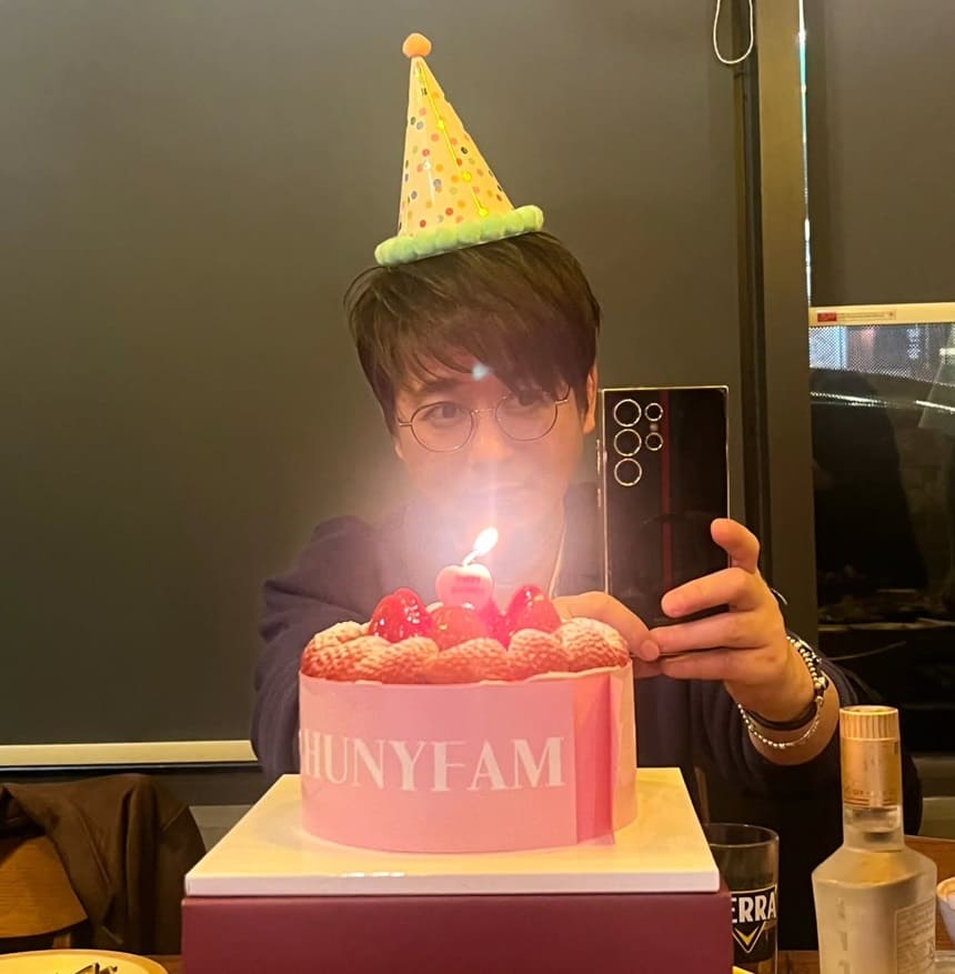 가수 신승훈 사진