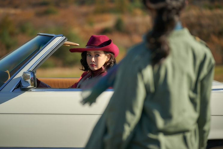 이하늬 배우님이 차에 탄 모습