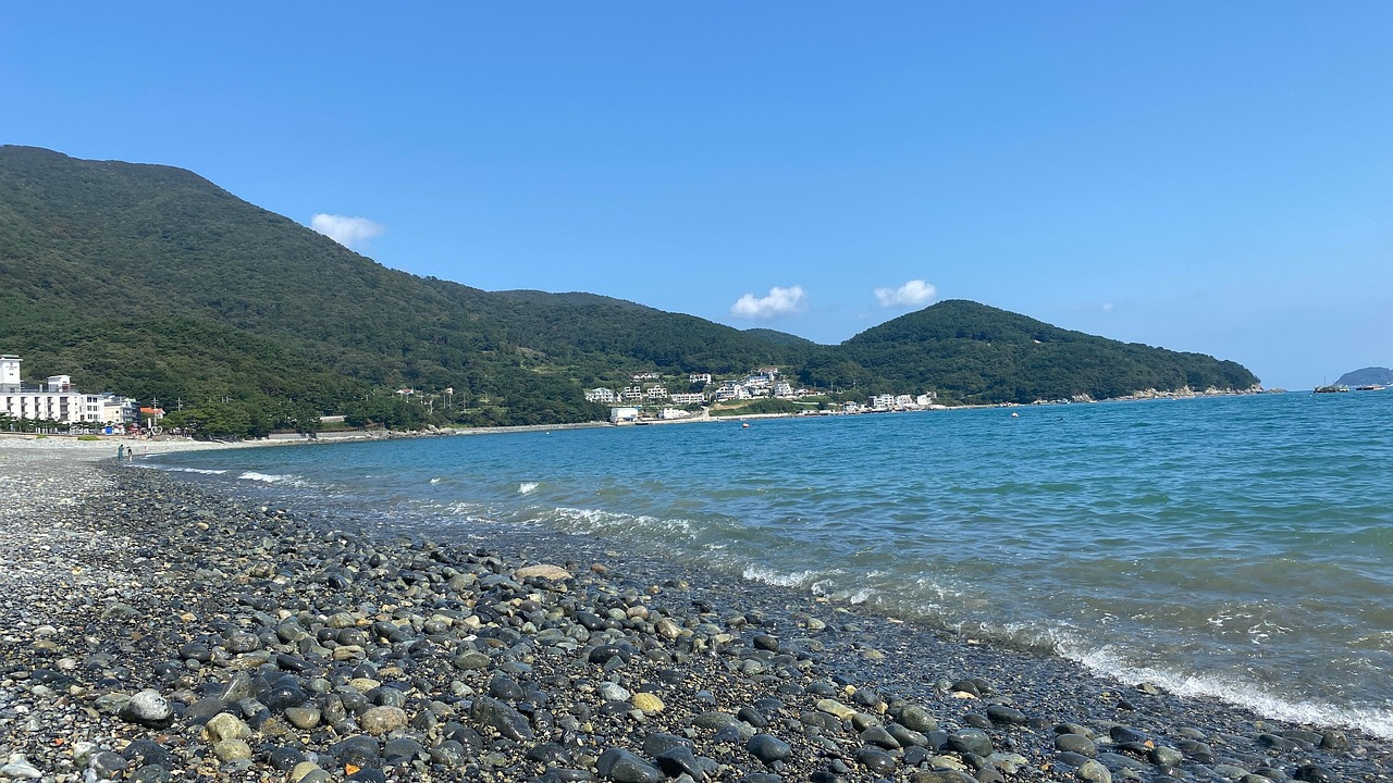 한국의 거제도 '학동 몽돌해변'