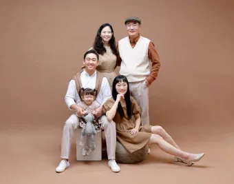 사진관 가족사진 선물 의상 대여 헤어 메이크 가족과 추억 남기는 촬영 준비_10