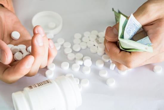 복합 진통제 (Ibuprofen + Paracetamol)