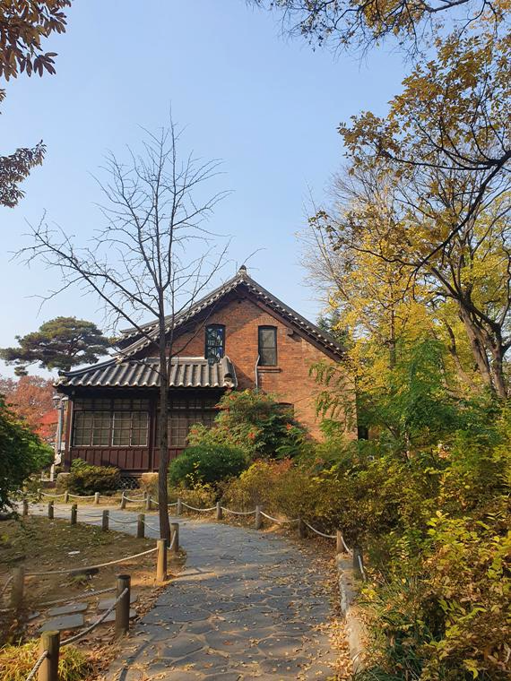 스윗즈-주택으로-가는-길