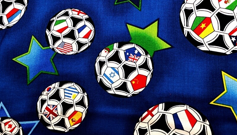 각국-국기가-새겨진-월드컵-축구공