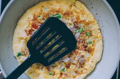 냉장고 속 재료로 만드는 오믈렛 피자 🍳🍕