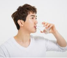 물 마시는 모습