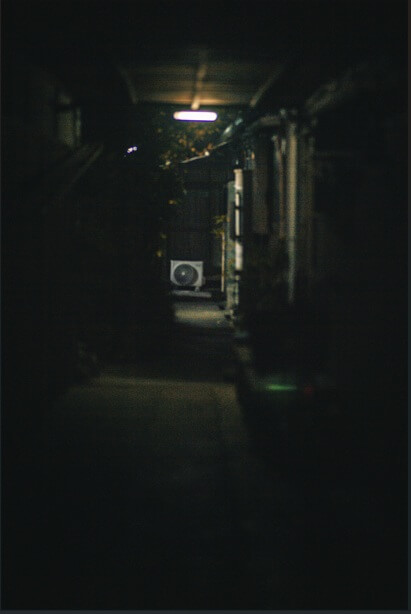영화 가스등(1944) 빈티지 가로등 안개 자욱한 거리 심리 스릴러 미장센