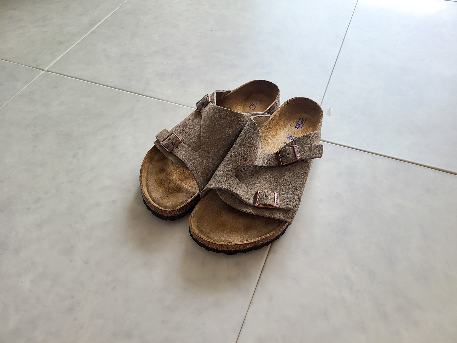 여름철 슬리퍼는 버켄스탁 취리히!