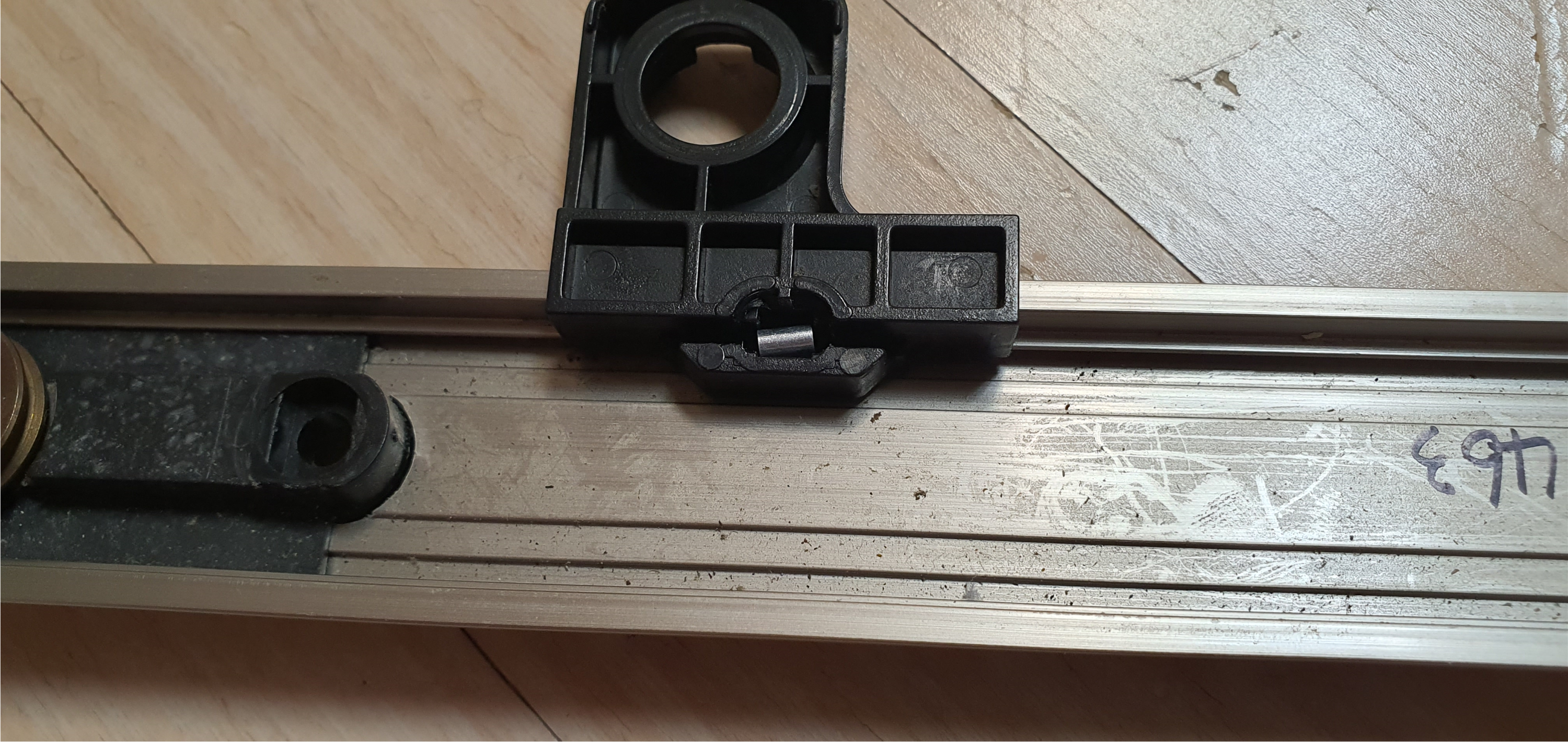 3단 중문 중간 연계 부분 패럴 크기 비교 (1mm)