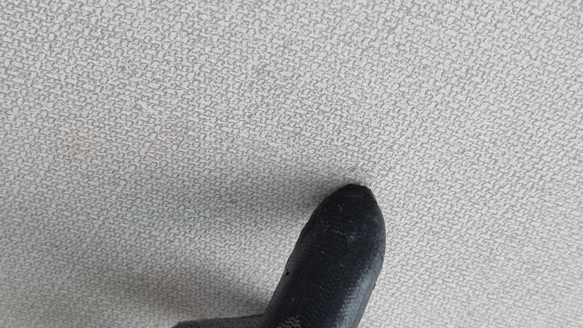 긁힌 벽지 보수 모습