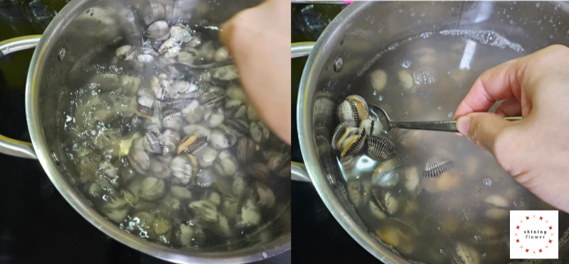 왼쪽은 꼬막한방향으로 저으며 삶기-오른쪽은 꼬막 3개정도 입벌리면 불끄기