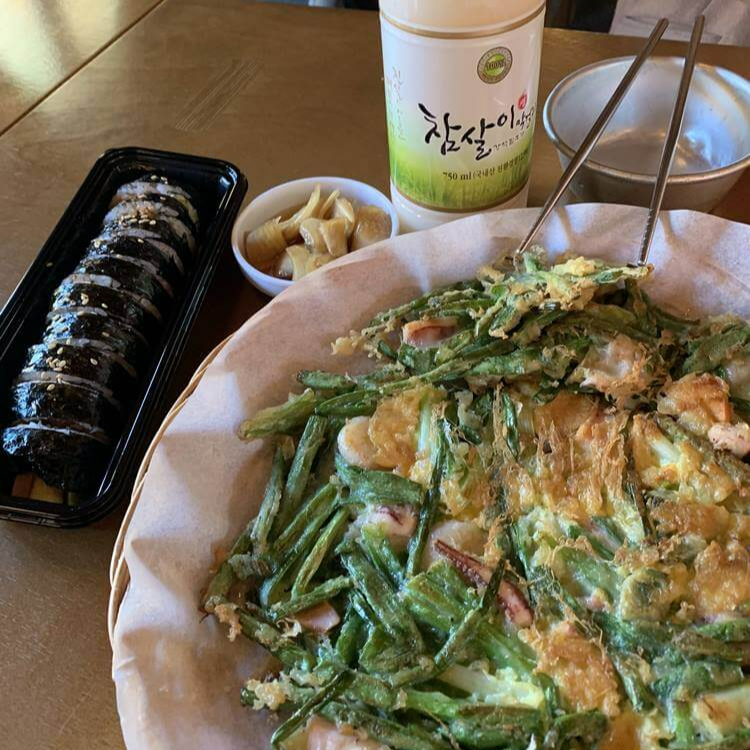 주막의 대표메뉴 파전 김밥, 막걸리