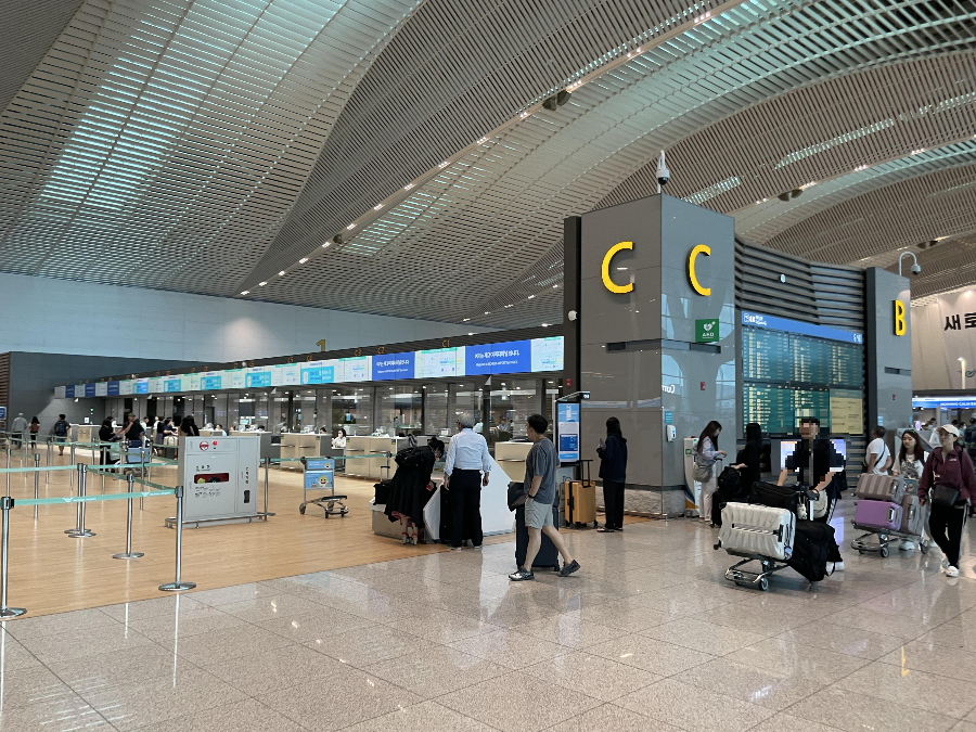 탑승수속 및 수하물 위탁