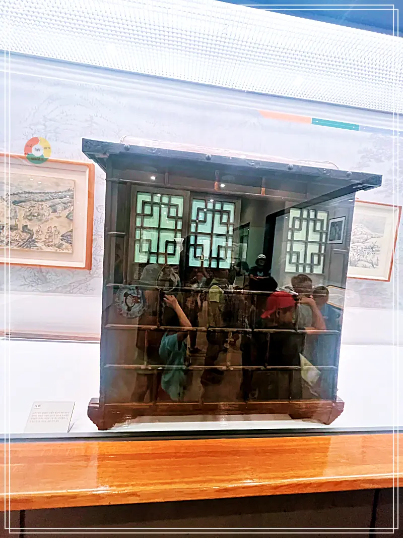 철도박물관_가마전시-불투명창문