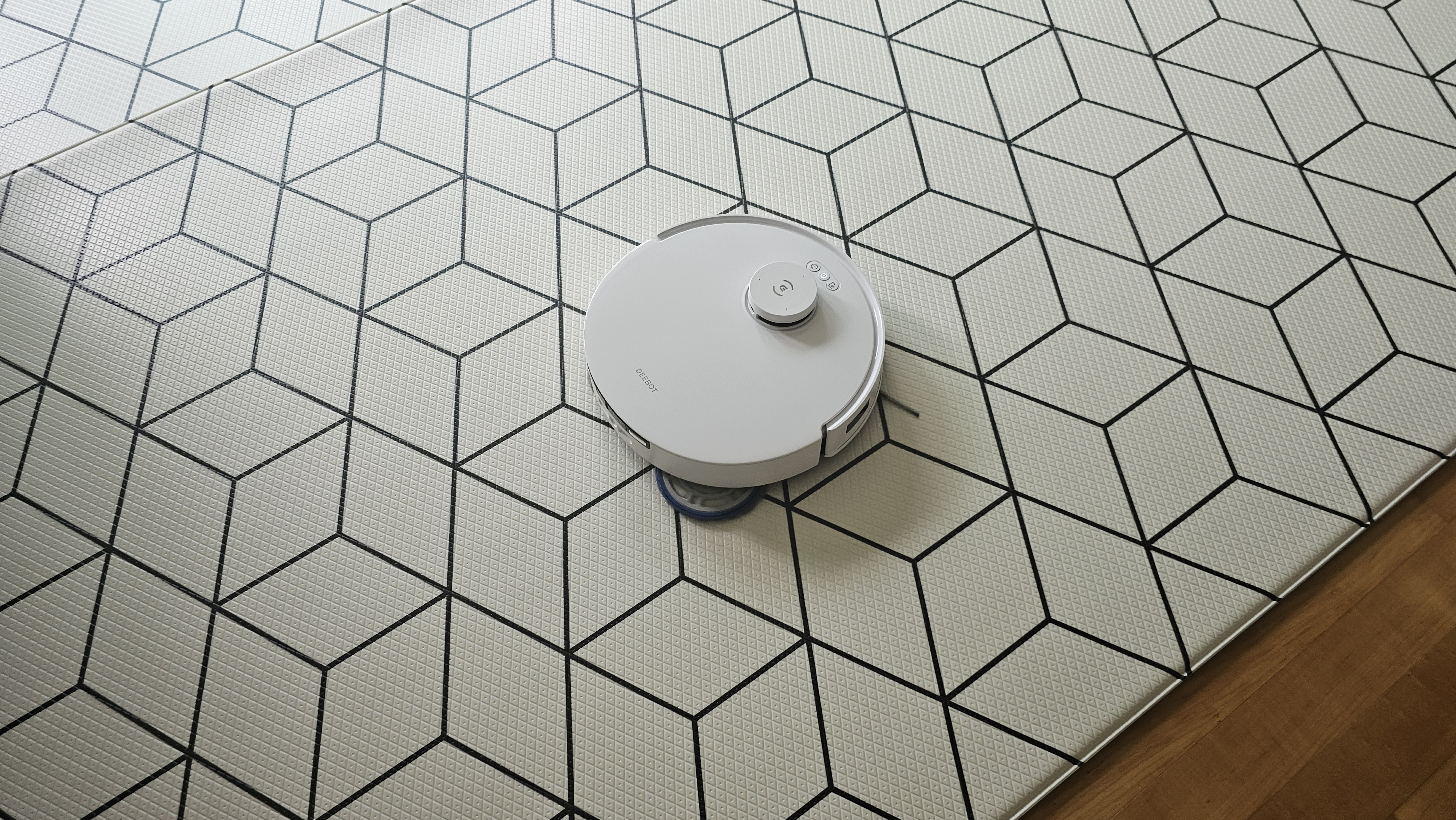 에코백스 디봇 T30S 콤보 로봇청소기와 무선청소기 올인원 청소 시스템