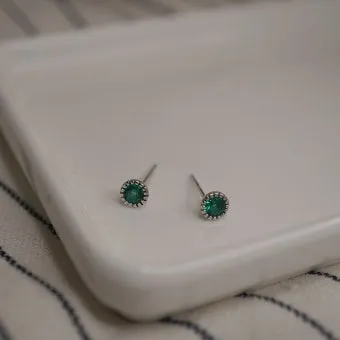 피부과 전문의가 알려주는 초록색 귀걸이 대처법에 대해_16