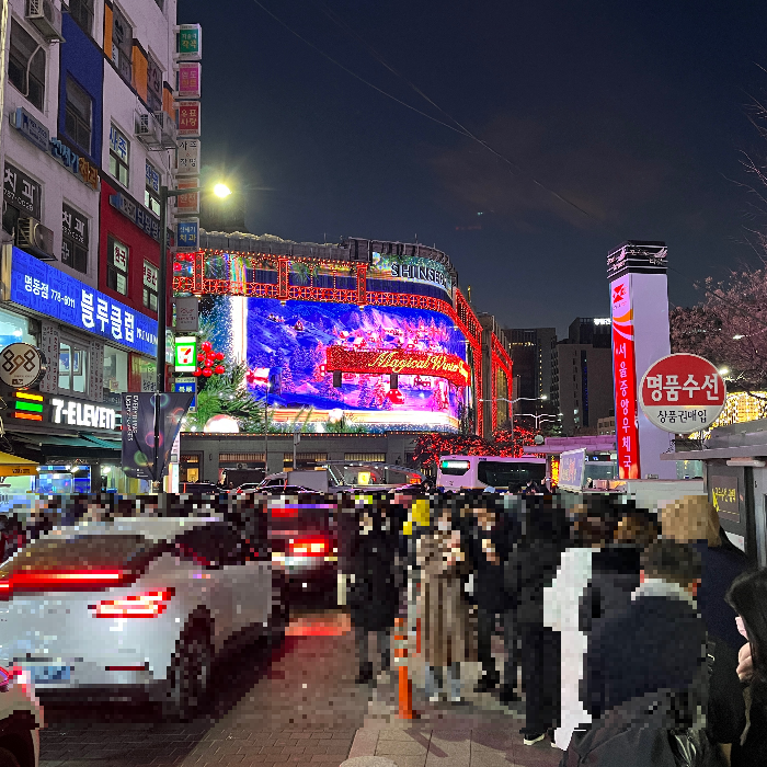 중국대사관쪽 골목에서 본 현대백화점