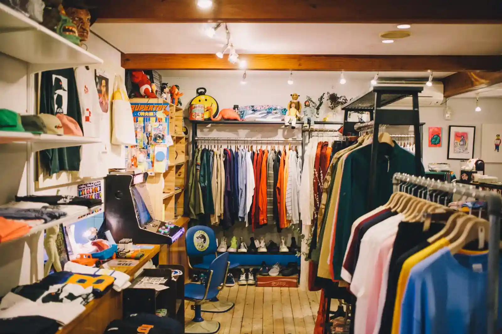 컬러 앳 어게인스트 (Color At Against)