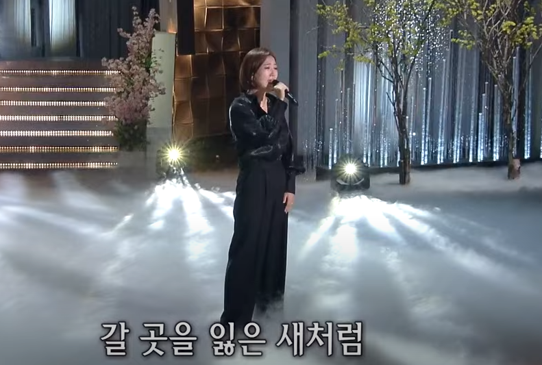 장윤정 노래하는 장면