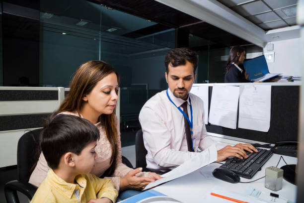 근로장려금 신청 및 금액 확인을 해보세요. 저소득에게 도움을 줄 수 있는 정책들이 있습니다. 그 중에서도 가장 많은 사람들이 받고 있는 근로장려금입니다. 23년도부터는 근로장려금 금액이 확대되었으니 꼼꼼히 확인해 보시기 바랍니다. 